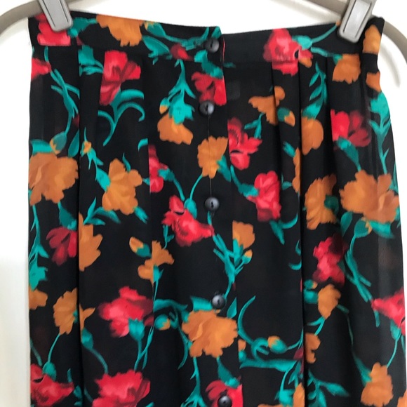 Studio C Floral Skirt Small - Picture 2 of 6